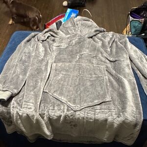 Cozy Gray Hooded Blanket Sweatshirt****FINAL MARKDOWN****